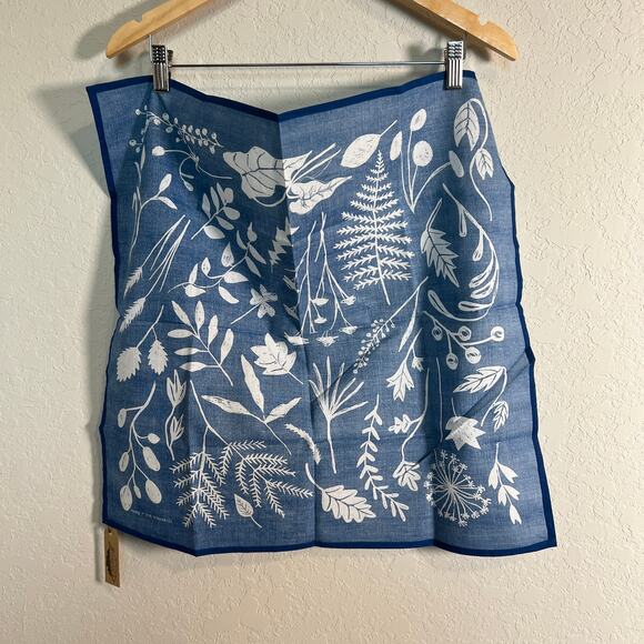 Women's 100% Cotton Blue Botanical Design Bandana NEW - Picture 6 of 7